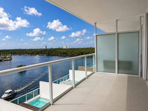 400 Sunny Isles Blvd 819, Sunny Isles Beach FL - photo 8 of 30