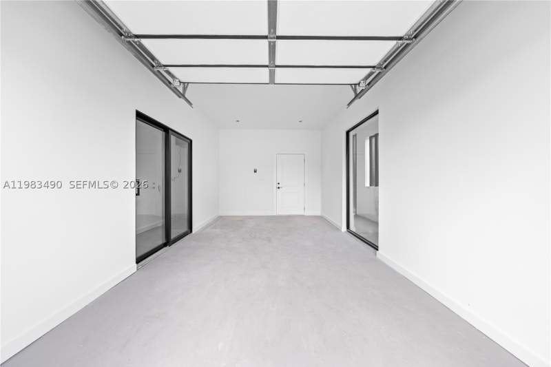 4 bedroom Townhouse at 3187 SW 23rd St, Miami Suburban Acres, Miami — photo 4