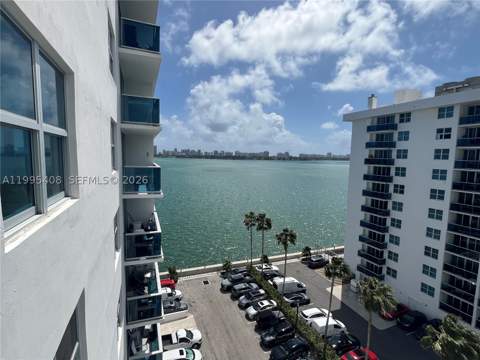 7501 E Treasure Dr 8A, North Bay Village FL - photo 9 of 35
