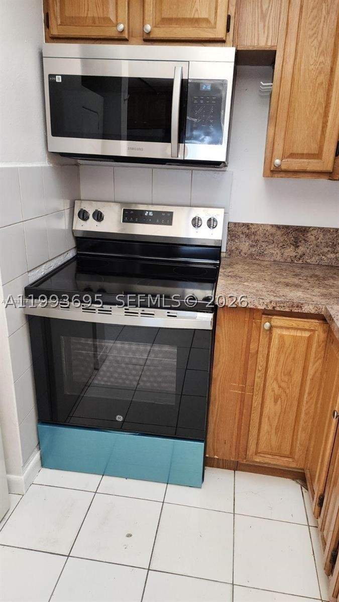 2 bedroom Condominium at 10000 NW 80th Ct 2415, Samari Lake East Condo, Hialeah Gardens — photo 3