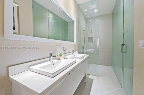 10305 NW 63rd Ter 105, Doral FL - photo 16 of 34