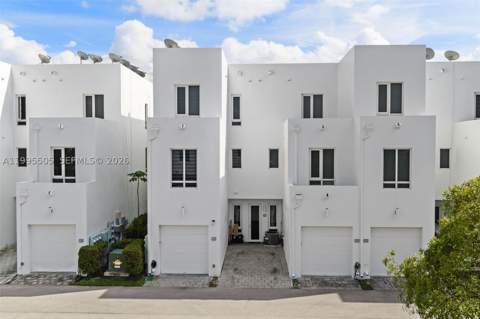 10305 NW 63rd Ter 105, Doral FL - photo 24 of 34