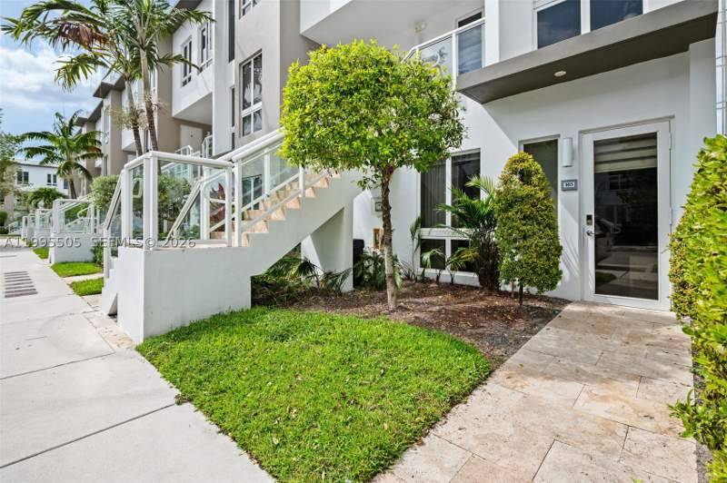 3 bedroom Condominium at 10305 NW 63rd Ter 105, Landmark At Doral Condo, Doral — photo 3