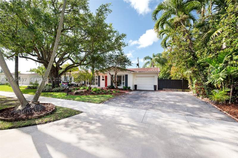 4 bedroom SingleFamilyResidence at 9370 SW 82nd St, Cypress Cove Estates Sec, Miami — photo 2