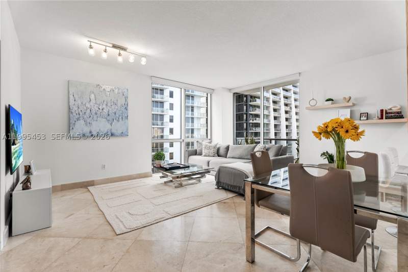 2 bedroom Condominium at 1060 Brickell Ave 2117, 1060 Brickell Condo, Miami — photo 2