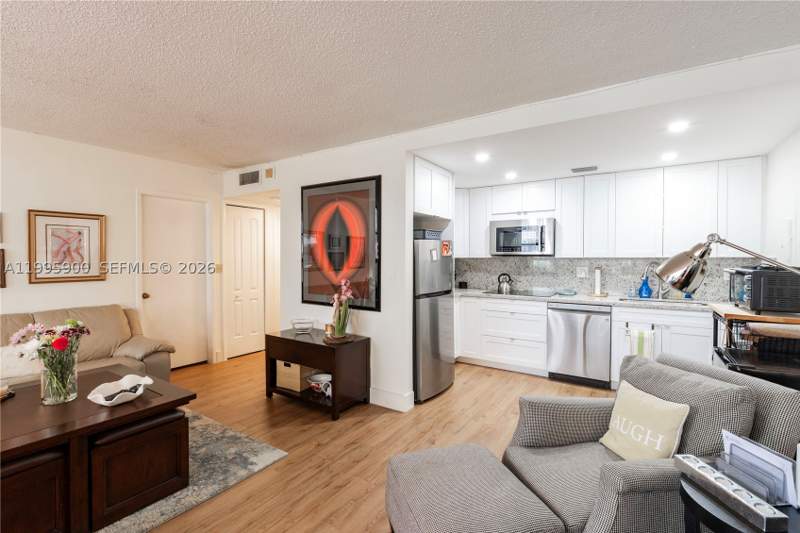 1 bedroom Condominium at 1440 Brickell Bay Dr 201, Brickell Shores Condo, Miami — photo 2