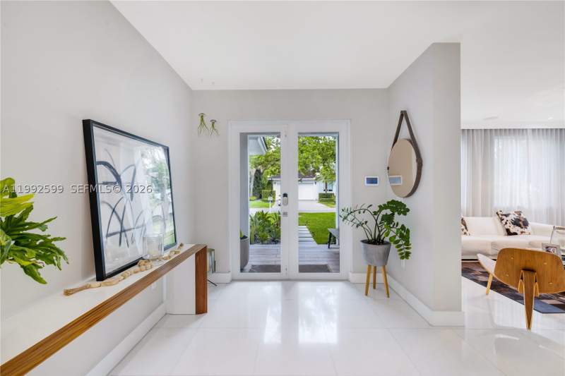 5 bedroom SingleFamilyResidence at 5602 SW 65th Ct, Somi Estates, South Miami — photo 3