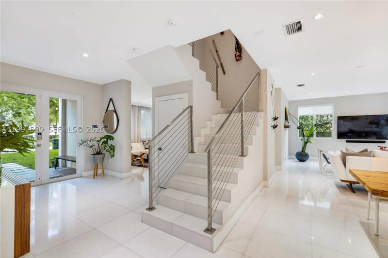 5 bedroom SingleFamilyResidence at 5602 SW 65th Ct, Somi Estates, South Miami — photo 4