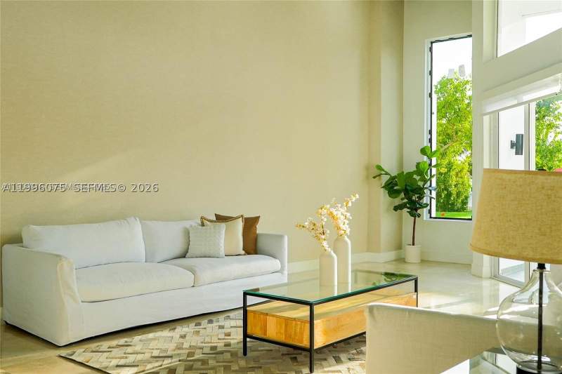 5 bedroom SingleFamilyResidence at 290 NW 125th Ave, Sweetwater Ests Sub, Miami — photo 5