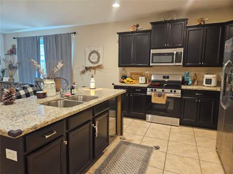 4117 NE 21st St, Homestead FL - photo 11 of 26