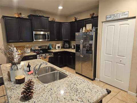 4117 NE 21st St, Homestead FL - photo 13 of 26