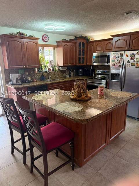 7477 NW 167th St, Hialeah FL - photo 8 of 24