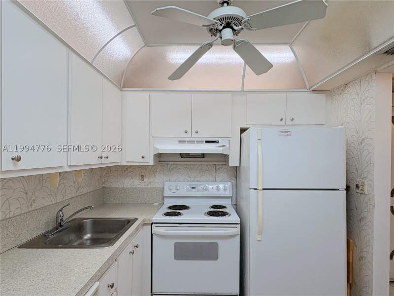 1 bedroom Condominium at 210 172nd St 333, Avila South Condo, Sunny Isles Beach — photo 5