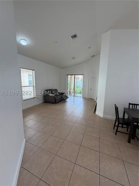 3951 NE 11th Dr, Homestead FL - photo 10 of 33