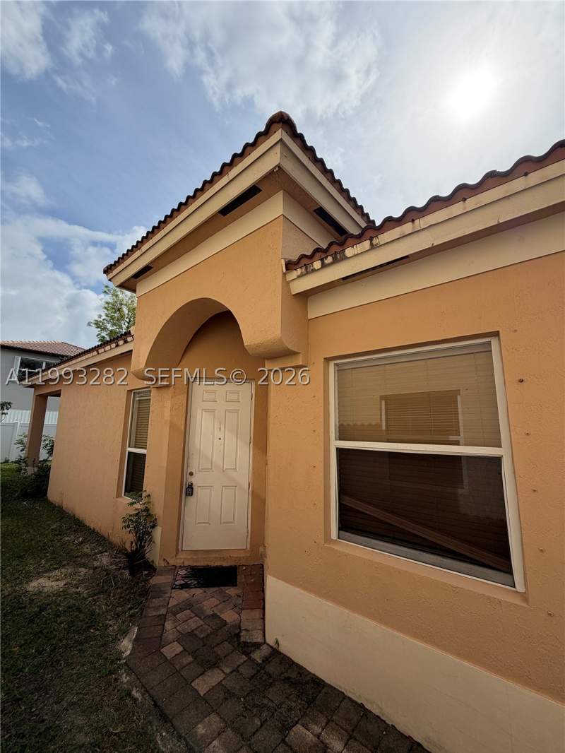 3 bedroom SingleFamilyResidence at 3951 NE 11th Dr, Portofino Palms, Homestead — photo 2