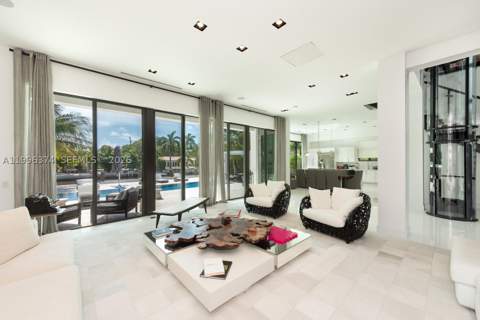 13145 Coronado Ln, North Miami FL - photo 18 of 56