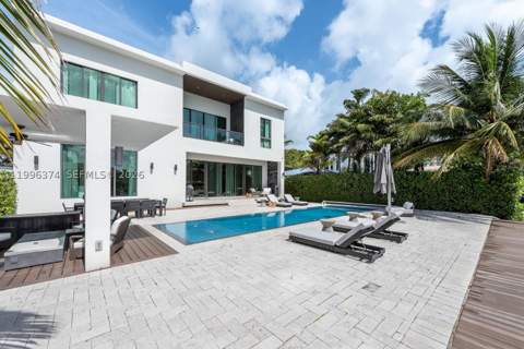 13145 Coronado Ln, North Miami FL - photo 7 of 56