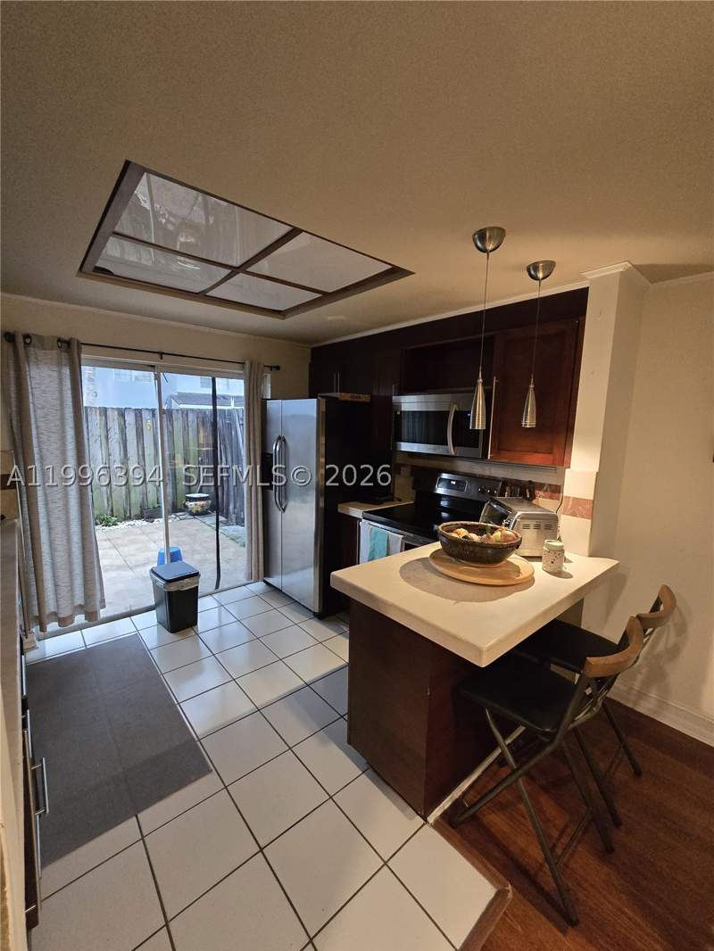 2 bedroom Condominium at 7010 NW 173rd Dr 1901, Lago Del Rey Condo, Hialeah — photo 2