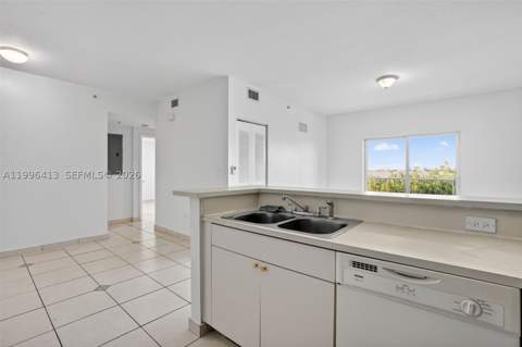 11060 SW 196th St 504, Cutler Bay FL - photo 6 of 25