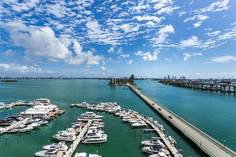 1 bedroom Condominium at 555 NE 15th St 15B, Venetia Condo, Miami — photo 4