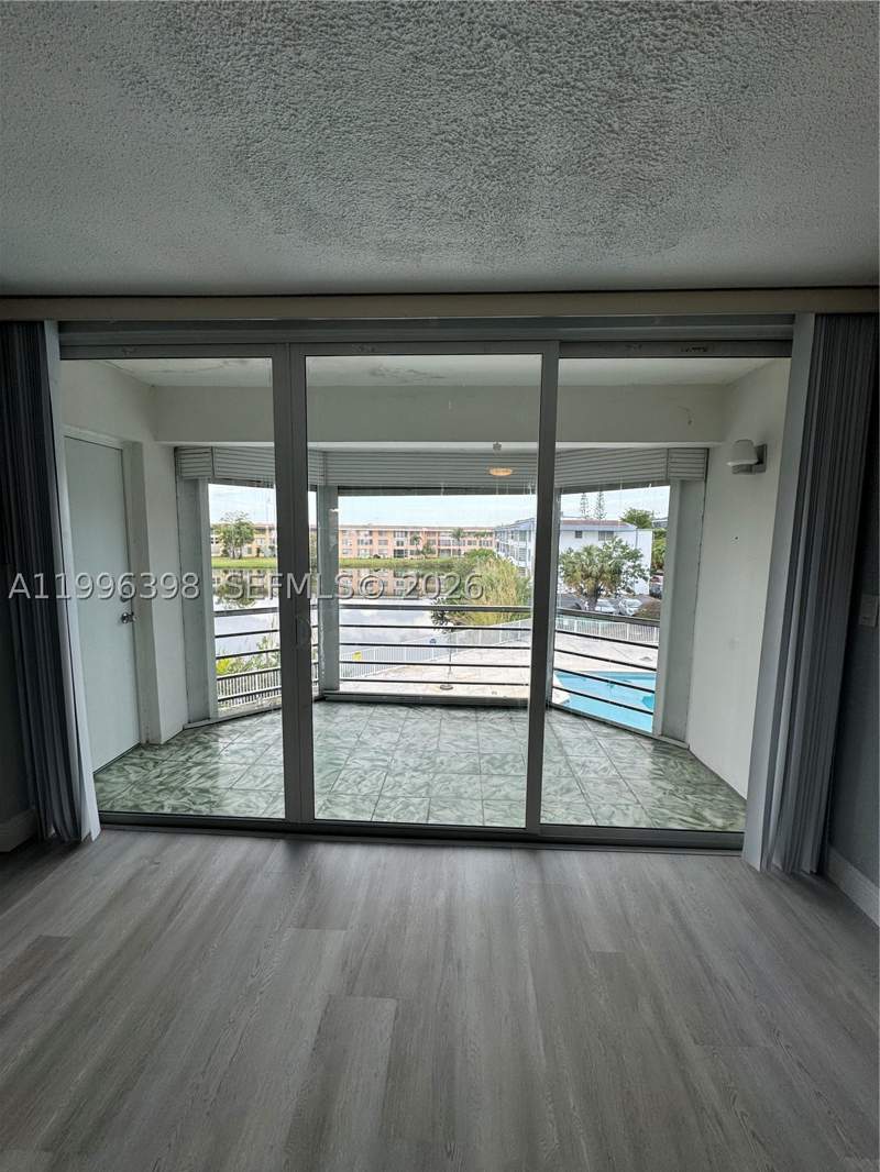 1 bedroom Condominium at 1398 NE 191st St C305, Second Forum Condo, Miami — photo 5