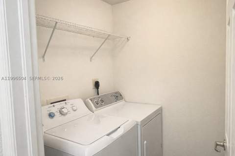11605 NW 89th St 220, Doral FL - photo 11 of 32