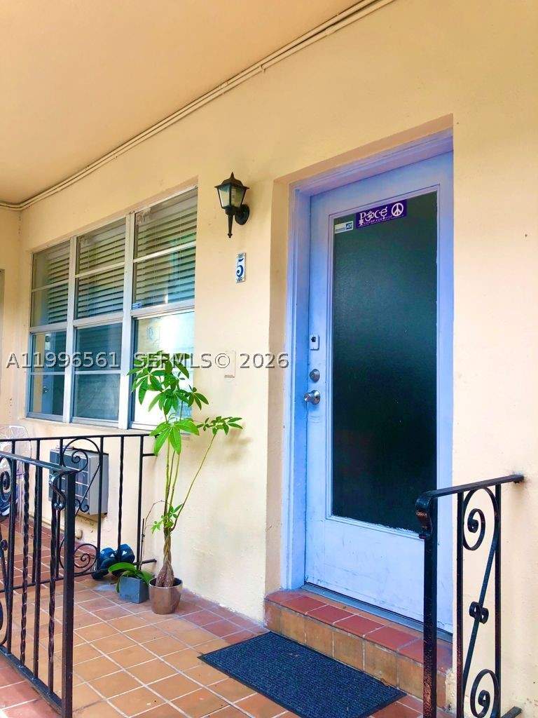 1 bedroom Condominium at 1325 Meridian Ave 5, The Leslie Condo, Miami Beach — photo 4
