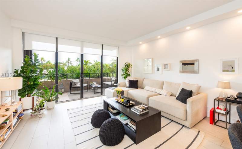 2 bedroom Condominium at 151 Crandon Blvd 241, The Emeraldbay @ Key Colo, Key Biscayne — photo 2