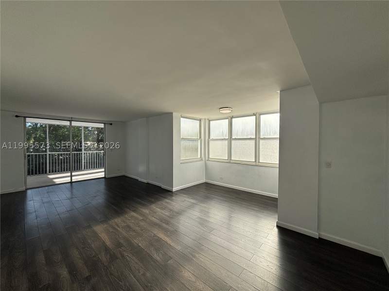 2 bedroom Condominium at 3660 NE 166th St 215, Eastern Shores White Hous, North Miami Beach — photo 2