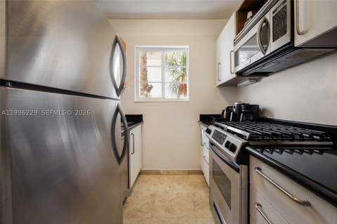 3915 N Meridian Ave 201, Miami Beach FL - photo 7 of 33