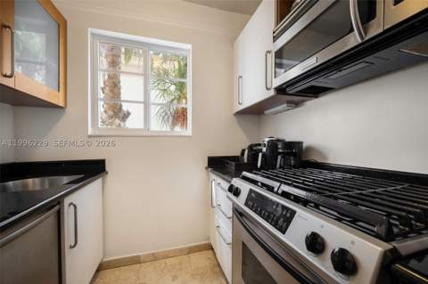 3915 N Meridian Ave 201, Miami Beach FL - photo 8 of 33