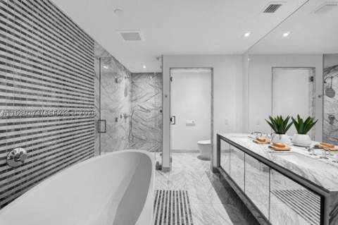 788 NE 23rd St 1402, Miami FL - photo 19 of 46