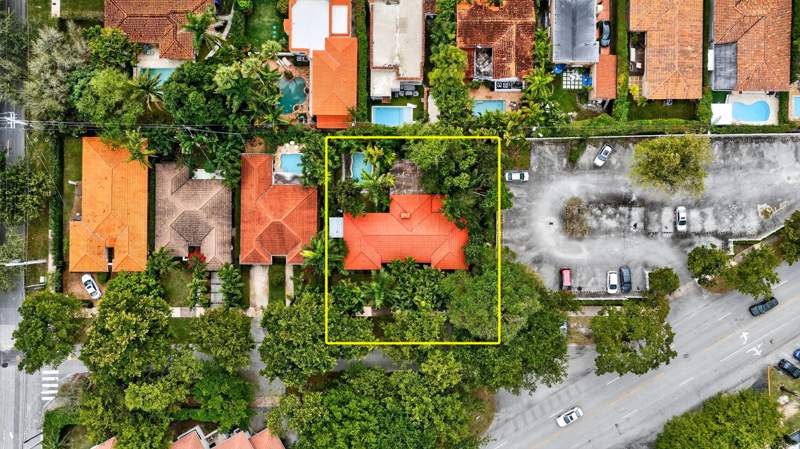 3 bedroom SingleFamilyResidence at 320 San Sebastian Avenue, Coral Gables Crafts Sec, Coral Gables — photo 5