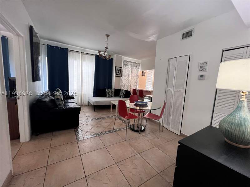 1 bedroom Condominium at 918 Ocean Dr 302, 918 Ocean Condo, Miami Beach — photo 3