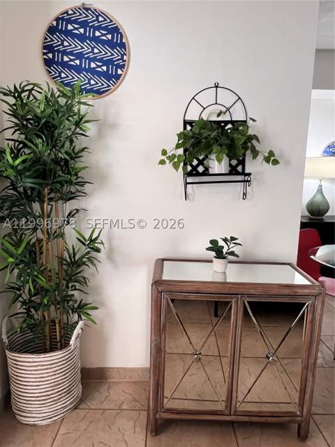 918 Ocean Dr 302, Miami Beach FL - photo 9 of 16
