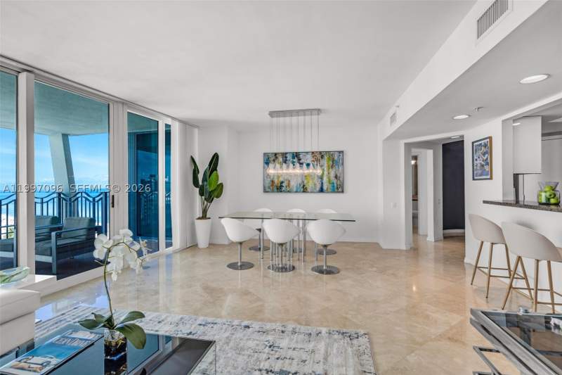 2 bedroom Condominium at 1500 Ocean Dr Ph-05, 1500 Ocean Drive Condo, Miami Beach — photo 3