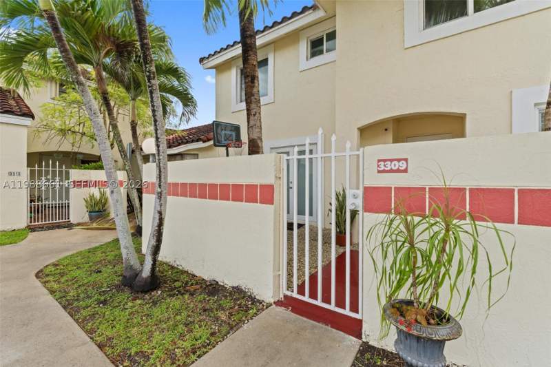 3 bedroom Condominium at 3309 San Remo Cir, San Remo, Homestead — photo 3