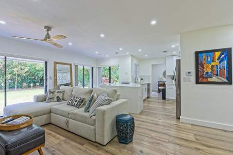 10900 SW 124th Rd, Miami FL - photo 10 of 22