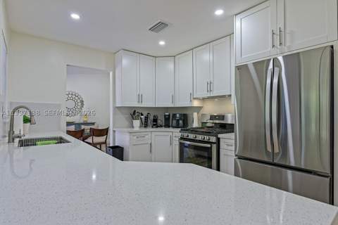 10900 SW 124th Rd, Miami FL - photo 7 of 22