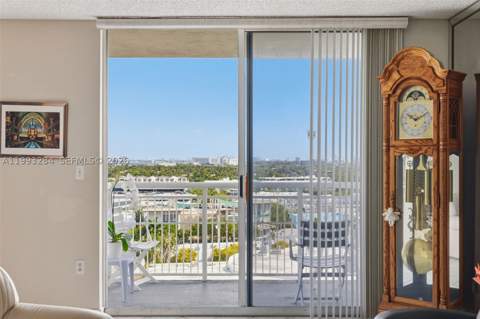 1688 West Ave 1205, Miami Beach FL - photo 6 of 27