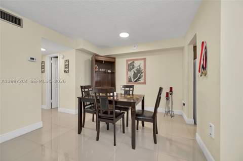 7620 Carlyle Ave 204, Miami Beach FL - photo 10 of 30