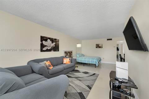 7620 Carlyle Ave 204, Miami Beach FL - photo 13 of 30