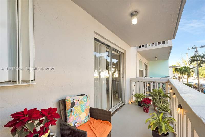 1 bedroom Condominium at 7620 Carlyle Ave 204, Carlyle Plaza Condo, Miami Beach — photo 2