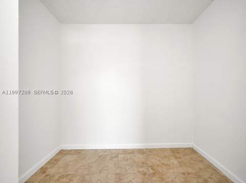 7620 Carlyle Ave 606, Miami Beach FL - photo 7 of 30