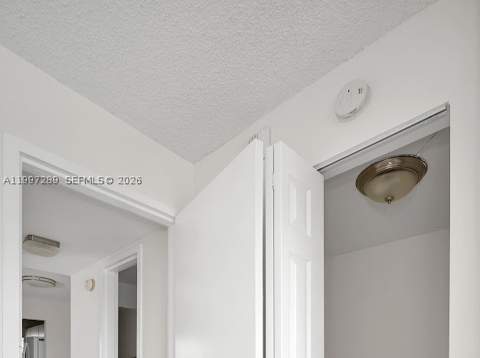 7620 Carlyle Ave 606, Miami Beach FL - photo 9 of 30