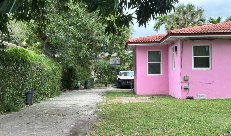 2 bedroom SingleFamilyResidence at 9100 N Miami Ave, Rector Subdivision, Miami Shores — photo 4