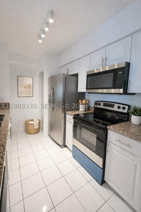 1155 Brickell Bay Dr 1705, Miami FL - photo 10 of 15