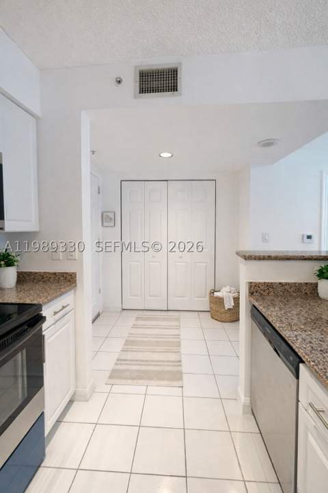 1155 Brickell Bay Dr 1705, Miami FL - photo 12 of 15