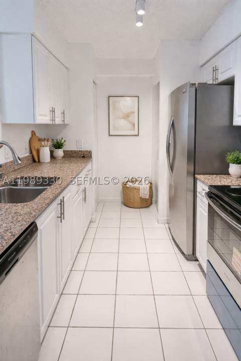 1155 Brickell Bay Dr 1705, Miami FL - photo 9 of 15
