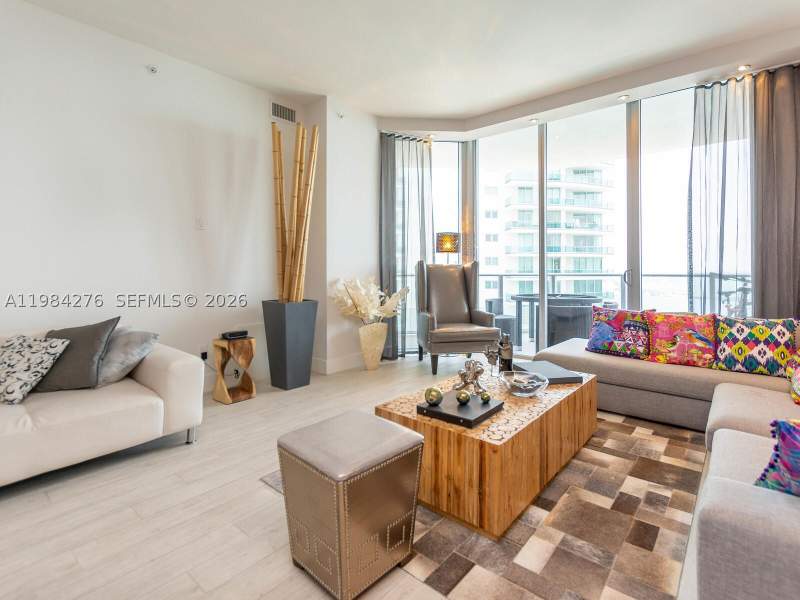 4 bedroom Condominium at 1300 Brickell Bay Dr 3804, Brickellhouse Condo, Miami — photo 4